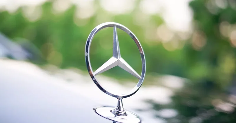 Пошлины Трампа обрушили мировые продажи Mercedes Benz