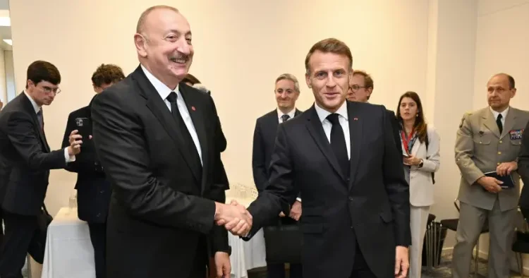 Makron dilucu da olsa, təbrik etməyə məcbur oldu