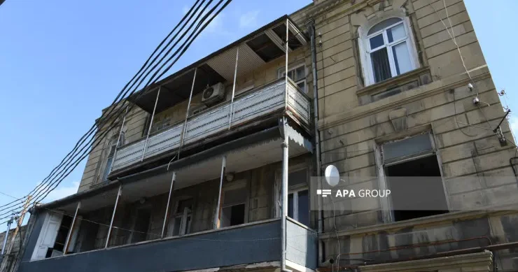 126 illik bina NARKOMANLARIN yuvasına çevrilib Sakinlər qorxu içində