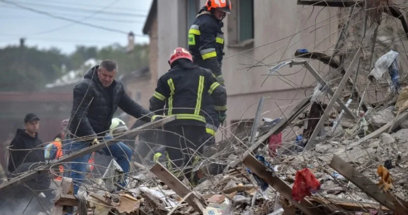 Rusiya ordusu Ukraynaya zərbələr endirib 2 ölü, 3 yaralı
