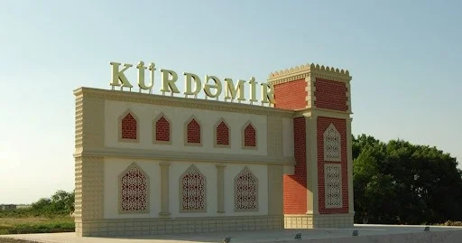 Kürdəmirdə bir ailənin 4 üzvü qəzaya düşdü ADLAR