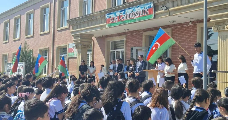 Dərs keçən də yoxdur Bakıdakı məktəbdə müəllim niyə çatmır?