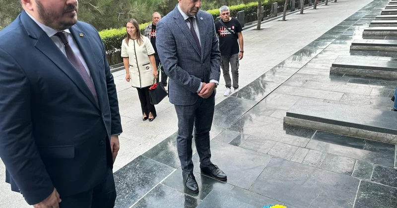 Омбудсмен Украины посетил Аллею шехидов Minval Politika