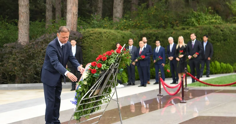 Qordan Yandrokoviç Fəxri və Şəhidlər xiyabanlarında FOTOLAR