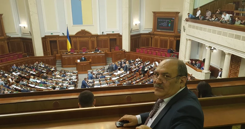 “Onun 77 milyonluq seçici ordusunun 51% i Ukraynanın dəstəklənməsini tələb edir...“