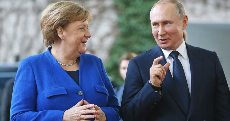 “Putin Merkelin kansler dövründə Ukraynanı ram etmək qərarı vermişdi”