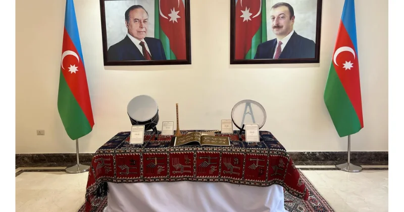 Əmmanda “Əsrlərin sədası: Azərbaycan musiqi alətləri” adlı sərginin açılışı keçirilib FOTO