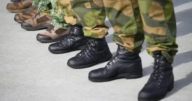 Польша начинает всеобщую военную подготовку