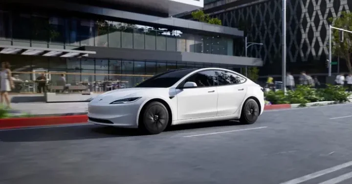 Tesla nın “xalq avtomobillərinin” qiymətləri bəyənlmədi yeni modellər gözlənildiyi qədər ucuz deyil