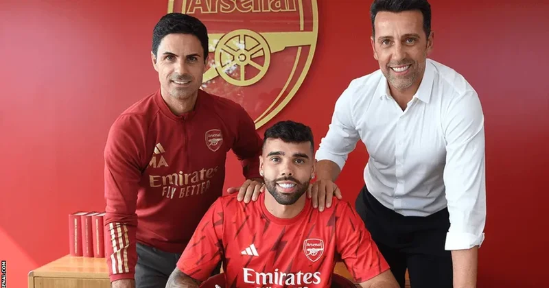 İspaniya millisinin üzvü daha 3 il Arsenal da RƏSMİ