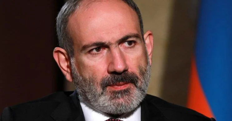 Paşinyan sülhə əsaslanan Dördüncü Respublika yaradır