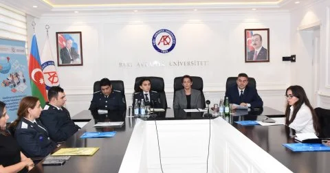 Əcnəbi tələbələrlə Miqrasiya qaydaları mövzusunda görüş keçirilib