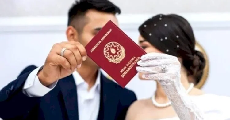 Bu il neçə kişi həyat yoldaşının soyadını götürüb?