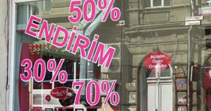 MAĞAZALARDA “50% ENDİRİM” TƏLƏSİ ... Alıcılar necə aldadılır?