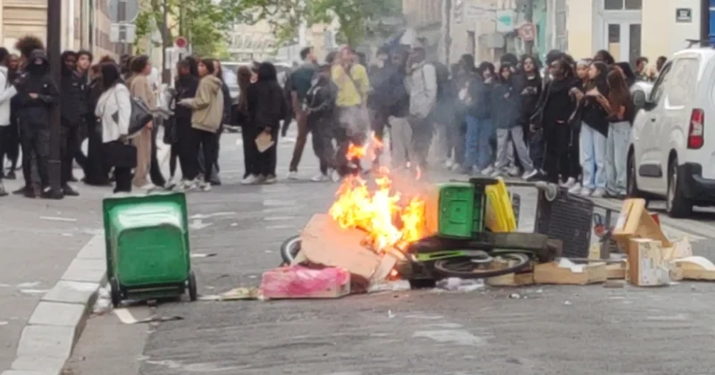 Lisey şagirdlərinin etirazları davam edir: Parisdə blokadalar qurulub