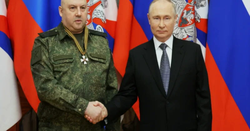 The Telegraph : Putin General Armageddon ləqəbli Surovikinə Kiyevdə bütün körpüləri dağıtmağı tapşırıb