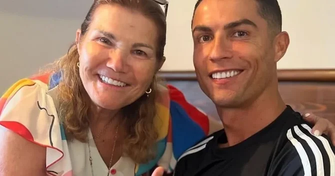 Ronaldunun anası danışdı: Oğlum Portuqaliya üçün həmişə qəhrəman olaraq qalacaq