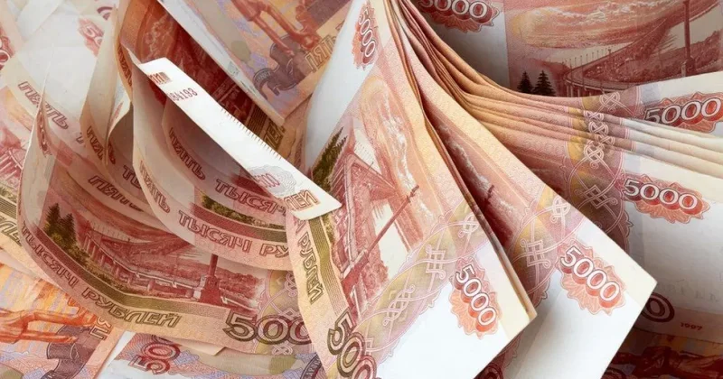 Россияне выбирают хранить наличку