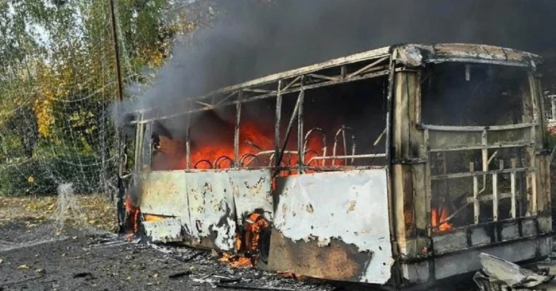Rusiya Ukraynada sərnişin avtobuslarını vurdu 30 nəfər öldü