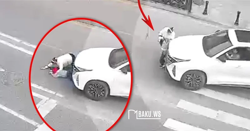 В Баку автомобиль сбил женщину и трехлетнего ребенка