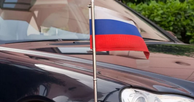 Автомобиль посольства РФ попал в аварию в Японии ФОТО