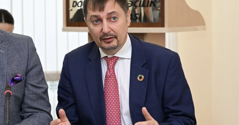Dmitro Şlapaçenko: Təhsil gələcək nəsilləri inkişaf çağırışlarına hazırlayan əsas vasitədir