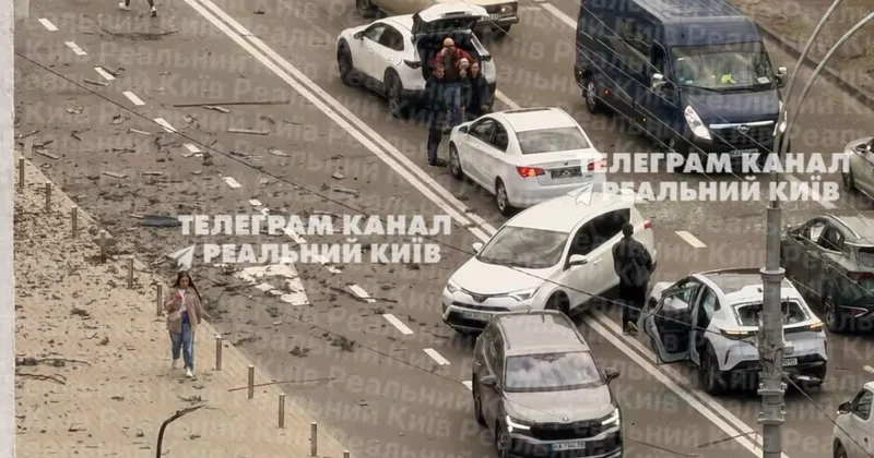Сбитая Герань рухнула на трассу в Киеве есть пострадавшие ВИДЕО