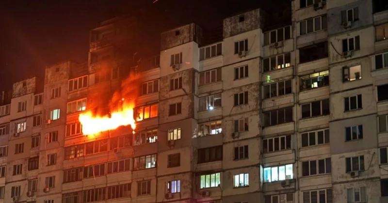 БПЛА ударил по многоэтажке в Киеве: пострадали четыре человека