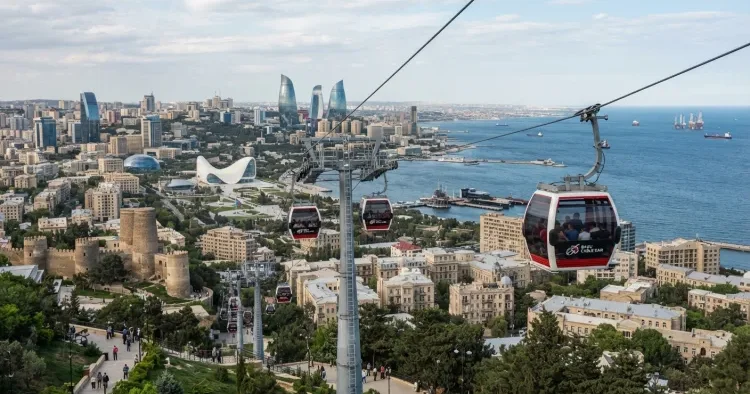 Qatar dayanır, avtobus xarab olur, indi də havada qalacağıq? Tələbələrdən kanat yoluna REAKSİYA