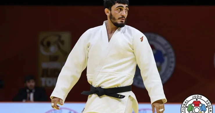 Murad Fətiyev ipponla yarımfinalda