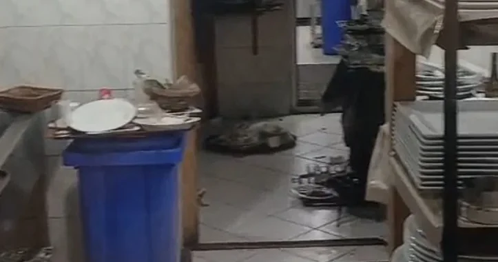 Bakıda məşhur restoranda biabırçı vəziyyət İddia Video
