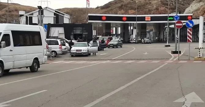 Azərbaycandan Gürcüstana qiymətli metal keçirmək istədi Qırmızı körpü də saxlanıldılar