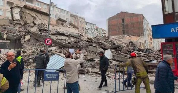 İstanbulda çökən binanın memarı saxlanıldı