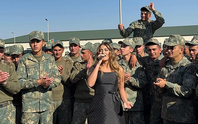 Turan Səfərli “Çırpınırdı Qara dəniz”i oxudu Video