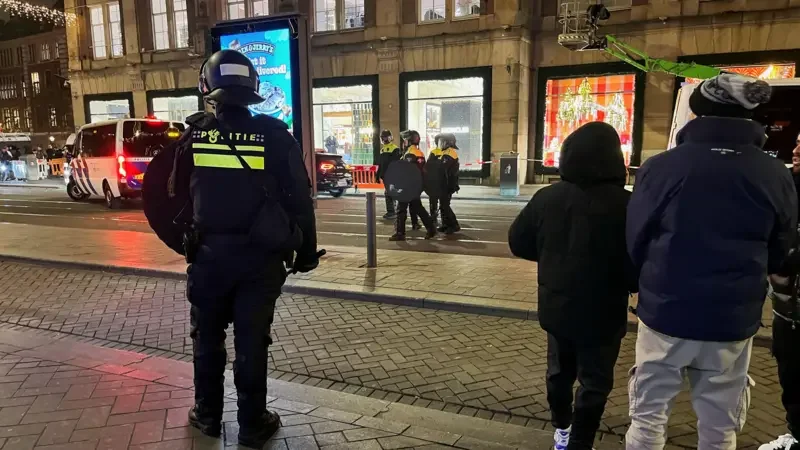 Amsterdamda israilli futbol azarkeşləri Fələstinə azadlıq! şüarı səsləndirib FOTO