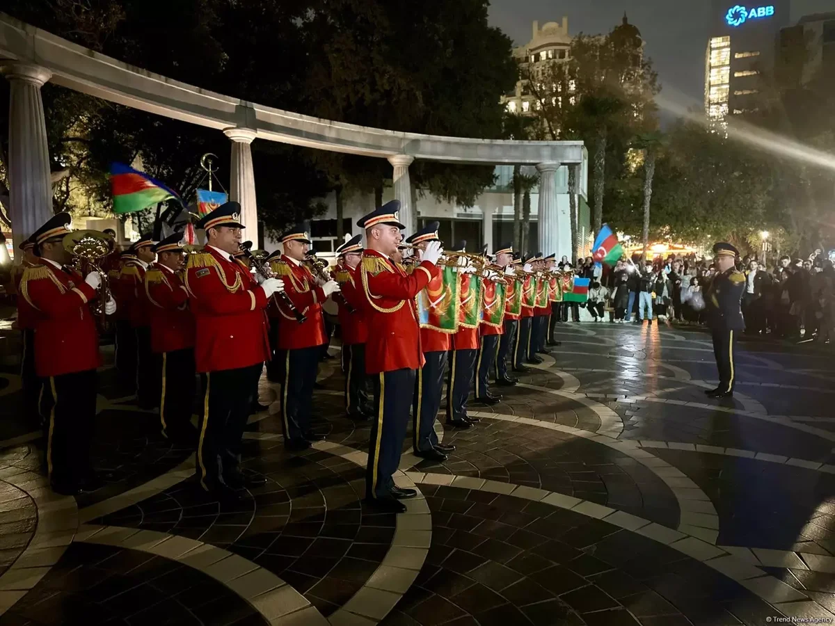 Bakıda Zəfər Günü münasibətilə hərbi orkestrlərin ifasında nümunəvi çıxışlar olub