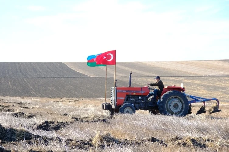 Türkiyəli fermer Azərbaycanın Zəfər Gününü belə TƏBRİK ETDİ FOTO/VİDEO