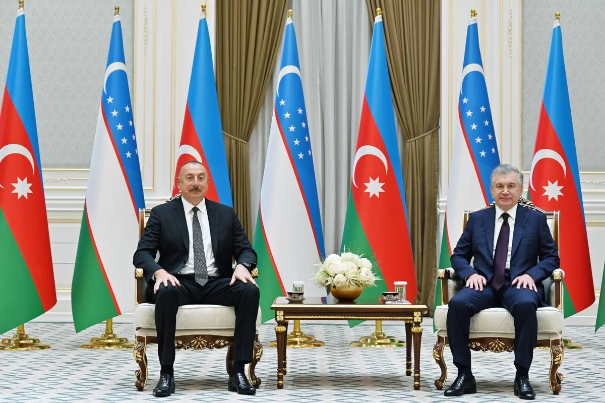 Şavkat Mirziyoyev İlham Əliyevi TƏBRİK ETDİ