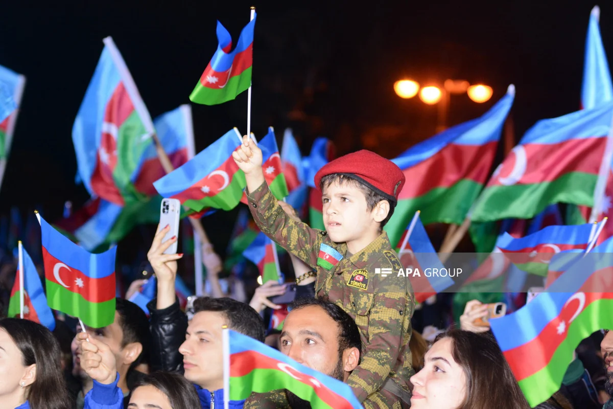 Bakıda Zəfər Günü belə qeyd edilir FOTOLAR