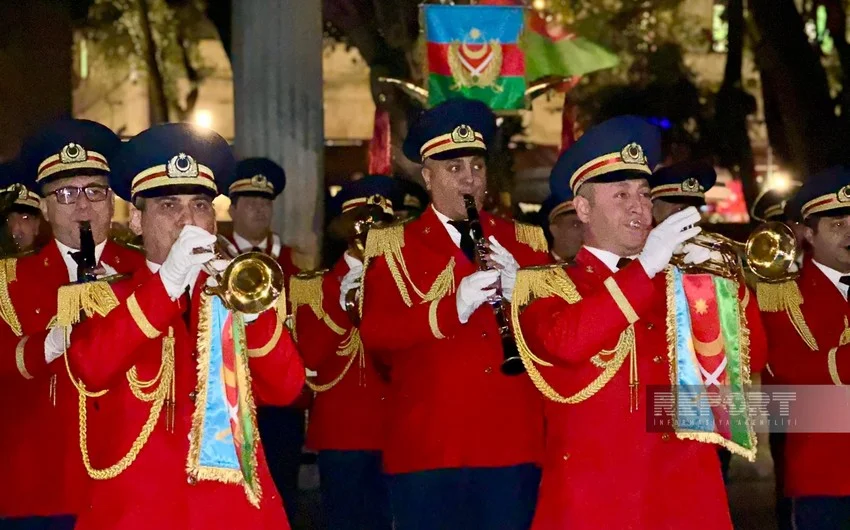 Bakıda hərbi orkestrlərin nümunəvi çıxışı FOTOLAR