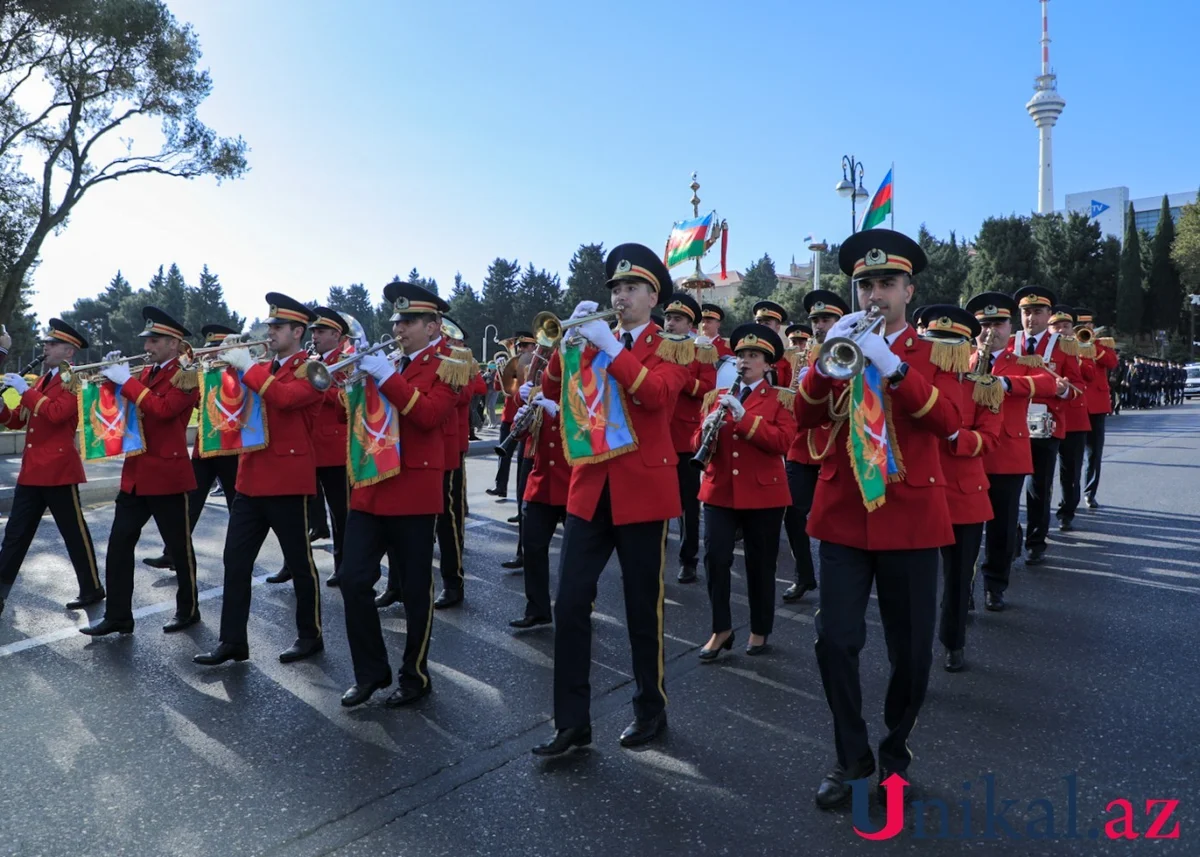 Bakıda Zəfər Günü münasibətilə hərbçilərin yürüşləri başladı