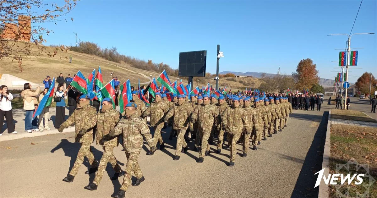 В Ханкенди проходит марш военнослужащих по случаю Дня Победы ФОТО Новости