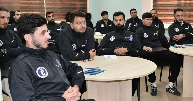 C kateqoriyası üçün məşqçi kursları davam edir