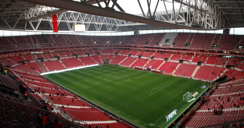 Türkiyə Superliqası: Lider İzmitə gedir, “Fənərbağça” lideri təqib edir, “Beşiktaş”ın Antalya sınağı in TƏHLİLİ