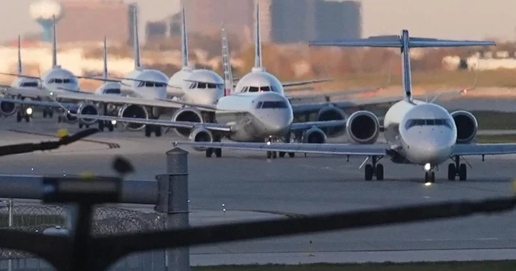 Сотни рейсов отменены на фоне правительственного кризиса в США