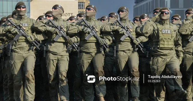 Hərbi paradda DTX nin xüsusi təyinatlılarından ibarət heyət də keçid edib