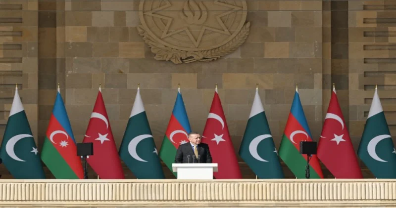 Ərdoğan hərbi paradda BU MİSRALARI səsləndirdi...