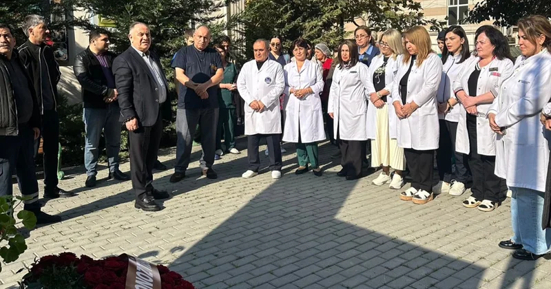 Diaqnoz Tibb Mərkəzinin kollektivi şəhid Nurəhməd Ulubəyovun abidəsini ziyarət etdi FOTOLAR