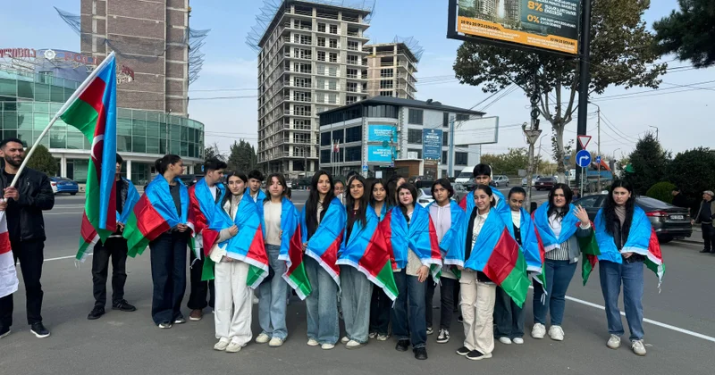 Marneulidə Zəfər Gününə həsr edilmiş bayram yürüşü olub