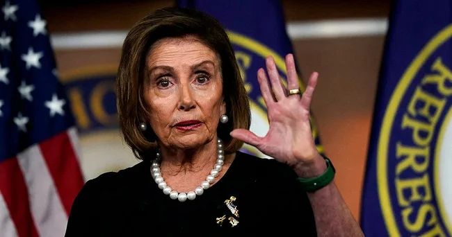 Pelosinin təqaüd qərarı